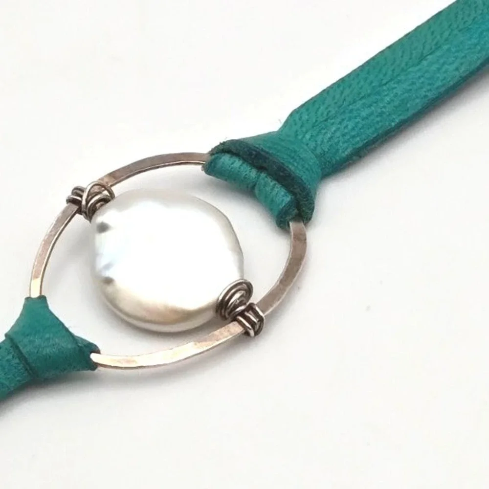 Handmade Green Leather and Genuine Freshwater‎ Coin Pearl Bracelet 925 Silver
